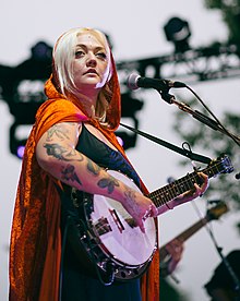 Elle King performs at the 2015 Interstellar Rodeo in Edmonton.