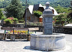 La fontaine.