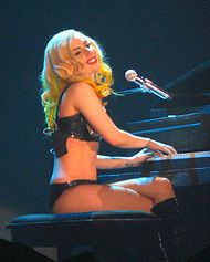 Lady Gaga em sua tour The Monster Ball Tour, cantando "Speechless".