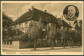 The Hindenburg villa in Hanover Hannoversche Lichtdruckanstalt AK Hannover Villa Hindenburg, Seelhorststrasse Bildseite mit Medaillon von Generalfeldmarschall Paul von Hindenburg.jpg