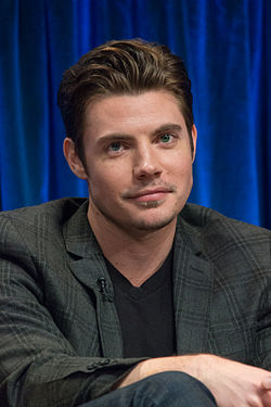 Josh Henderson vuonna 2013.