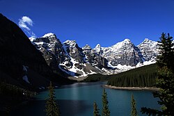 Moraine Lake Alberta Canada.jpg