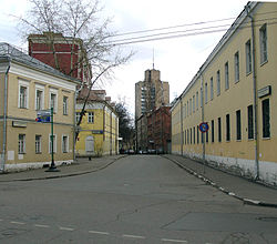 Начало Малого Демидовского. Вид от Гороховского переулка.
