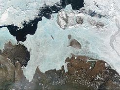 Uuden-Siperian saaret satelliittikuvassa (2002).