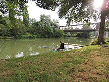 Pêcheur sur les berges de l'Adour à Saint-Sever