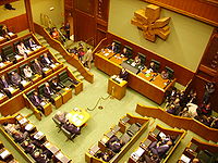 Wandsculptuur in het Baskisch parlement Vitoria-Gasteiz