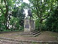 Das Husarendenkmal - ein lebensgroßer Meldereiter aus Bronze von 1938