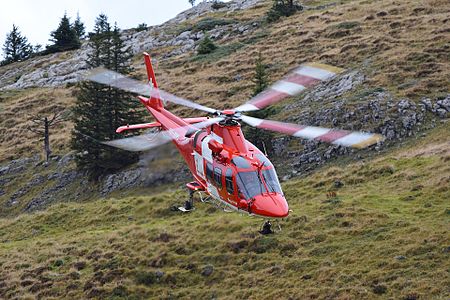 Agusta Westland AW-109SP Da Vinci (HB-ZRQ) à Axalp dans l'Oberland bernois en 2015.