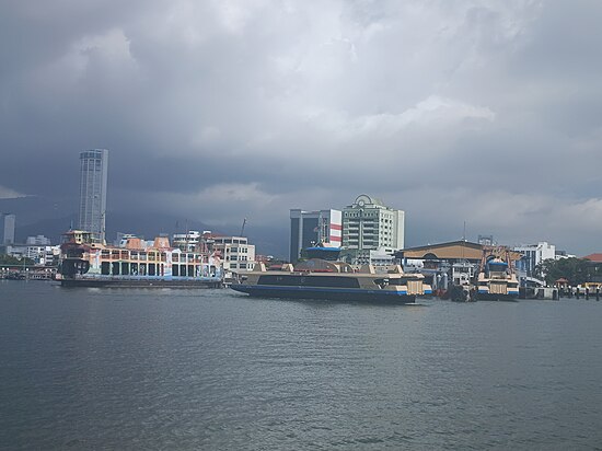 Raja Tun Uda Ferry Terminal (P.Angsa, T.Kumbar, T. Bahang) from Teluk Duyung (230812) 04.jpg
