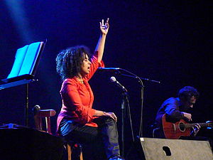 Susheela Raman during a show in Besançon