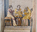 Mosaic de Pompeia amb una escena de comèdia protagonitzada per dues dones que consulten una fetillera (Museu Arqueològic Nacional de Nàpols)