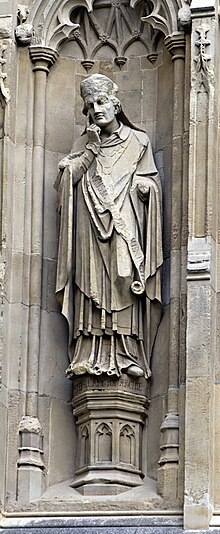 Статуя Лангтона снаружи Кентерберийского собора