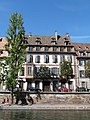 Hôtel Weitz façades et toitures sur cour et sur rue du corps de logis principal et de l'aile en retour avec oriels et balcons