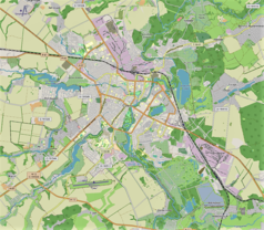 Mapa konturowa Sumów, blisko centrum na lewo znajduje się punkt z opisem „Sumski Państwowy Uniwersytet Pedagogiczny im. Antona Makarenki”