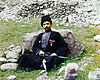 Sunni Muslim man wearing traditional dress and headgear alt1.jpg