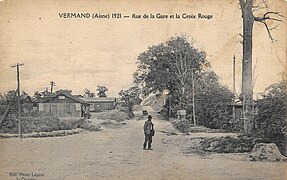 Rue de la Gare et la Croix Rouge.