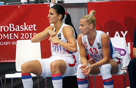 Ана и Милица Дабовић, репрезентативке Србије у кошарци (2015)
