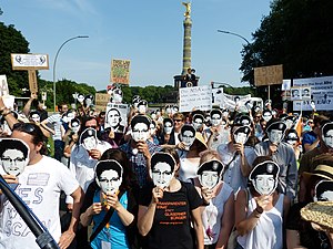 Manifestation contre PRISM à Berlin, lors de la visite du président américain Barack Obama, organisée par le Piratenpartei Deutschland le 19 juin 2013.