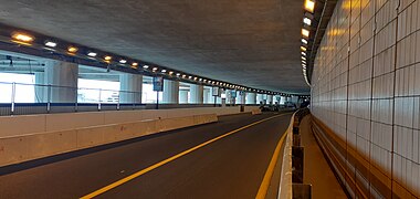 Dans le tunnel en direction du port Hercule.