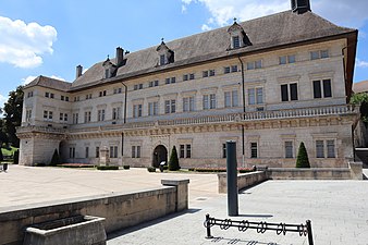 多勒神學院（法語：Hôtel-Dieu de Dole）