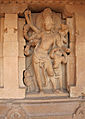 Shiva, niche centrale face Sud, face externe du mur entourant le déambulatoire. Cette position correspond symétriquement sur la face Sud à celle de Durga, sur la face Nord