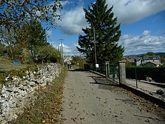 Endurance Trail des Templiers 2021. Entrée dans Saint-André de Vézines (870 m) vers le km 62,5.