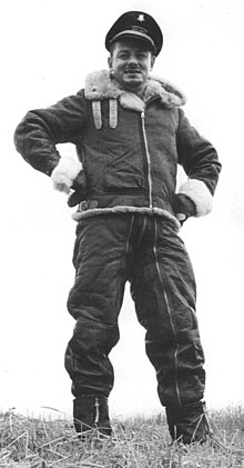 Ганн во время полета для командования воздушного транспорта во время Второй мировой войны