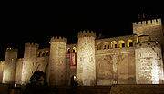 Miniatura para Descripción e historia del Castillo de la Aljafería