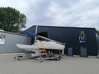 Bootshalle mit Trailern auf der Platte, Yachthafen Glücksburg, Quellental