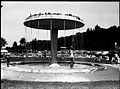 Genève-Plage, douche avec baigneuse, juin 1933