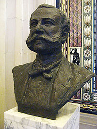 Buste d'Henri Dunant au Palais de la Paix de La Haye.