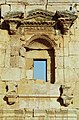 Võnksiirdega kolmnurkfrontoon Gerasa Artemise templis