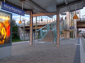 München, S-Bahnhaltestelle Hirschgarten.jpg