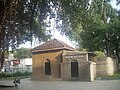 Mahatma Phule Wada - Dieser Ort war früher die Residenz von Jyotiba Phule, der einige Zeit mit seiner Frau Devi Savitri Bai Phule hier lebte. Dieser Wada wurde im Jahr 1852 in der Ganj Peth (Straße) in der Nähe des Bahnhofs Pune gebaut.