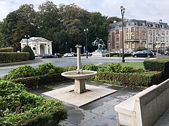 La Lutte équestre vue depuis la fontaine du Poète