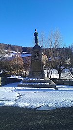 Poilu au repos (monument aux morts)