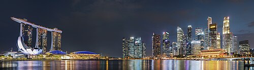 Panorama Marina Bay di Singapura pada malam hari