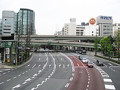 江戸橋。奥側が日本橋本町。