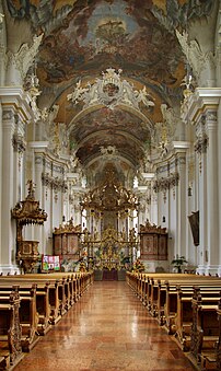 Intérieur de la basilique Saint-Paulin de Trèves (Allemagne). (définition réelle 2 276 × 3 816)