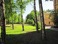 Парк Военно-Медицинской Академии (справа-впереди — бывший детский сад)