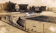 校舍建筑群与体育场，1941年