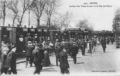 Arrivée d'un train à Gestel, le jour de la fête des fleurs 1900