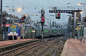Un train TER Picardie entre en gare.