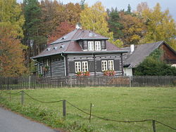 Old hunting lodge in Láz