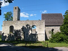 Ruinen der alten Kirche von Käina