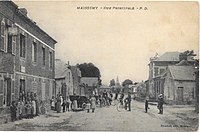 Vue du village et l'ancienne église vers 1905.