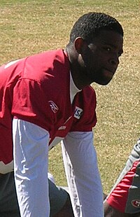 Michael Crabtree at 49ers training camp 2010-08-09 1.JPG