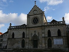 Current view of the façade