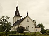 Kyrkan bakifrån.