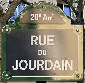 Voir la plaque.